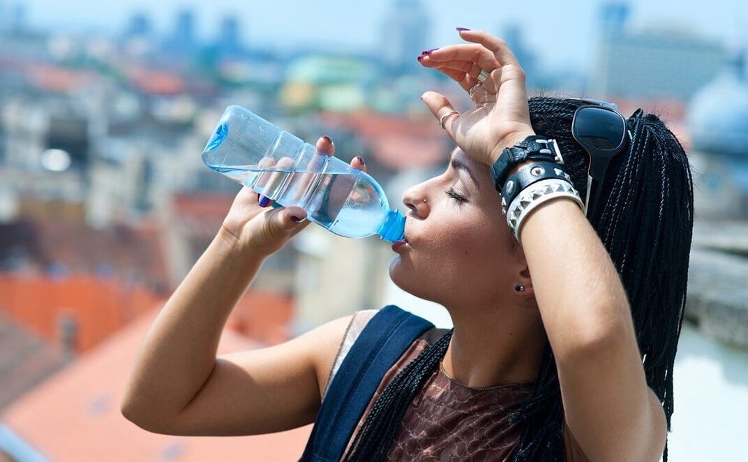 Drink water on a lazy diet