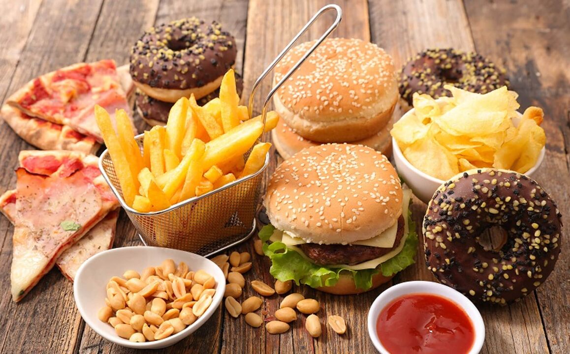 In the Japanese diet, sweets and fast food are forbidden.